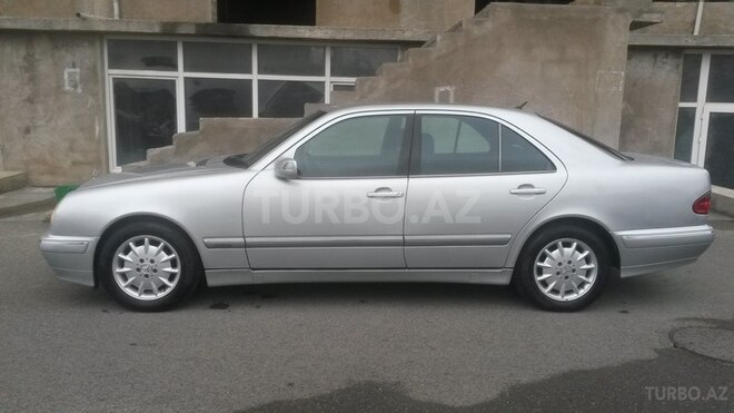 Mercedes E 220 2000, 265,000 km - 2.2 l - Bakı