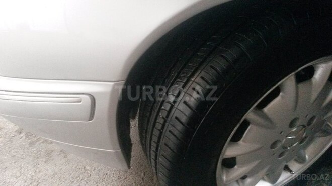 Mercedes E 220 2000, 265,000 km - 2.2 l - Bakı