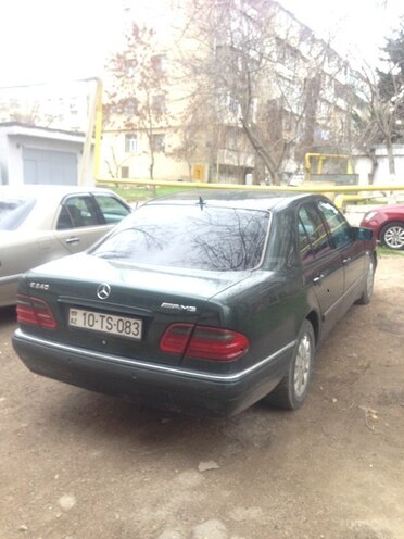 Mercedes E 240 1998, 320,000 km - 2.4 l - Bakı