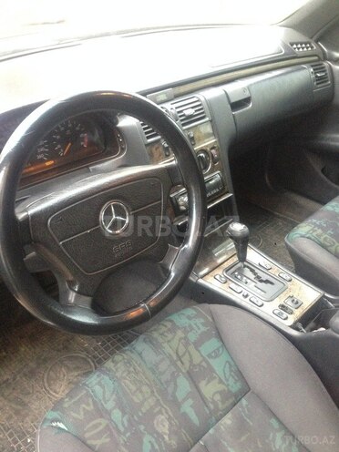 Mercedes E 240 1998, 320,000 km - 2.4 l - Bakı