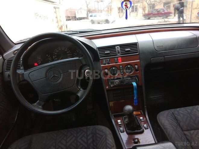 Mercedes C 220 1996, 230,000 km - 2.2 l - Bakı