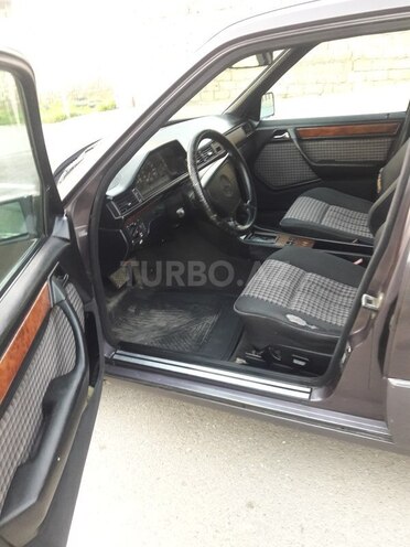 Mercedes E 300 1993, 355,000 km - 0.3 l - Bakı