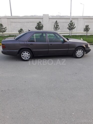 Mercedes E 300 1993, 355,000 km - 0.3 l - Bakı