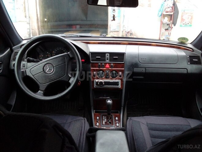 Mercedes C 180 1999, 215,000 km - 1.8 l - Bakı