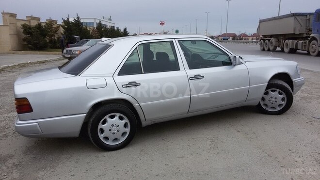 Mercedes E 200 1991, 321,421 km - 2.0 l - Bakı