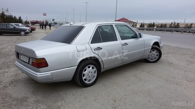 Mercedes E 200 1991, 321,421 km - 2.0 l - Bakı