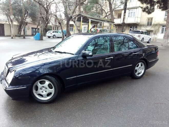 Mercedes E 320 2001, 233,000 km - 3.2 л - Bakı