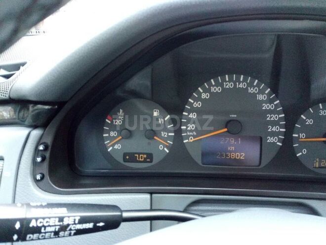 Mercedes E 320 2001, 233,000 km - 3.2 л - Bakı
