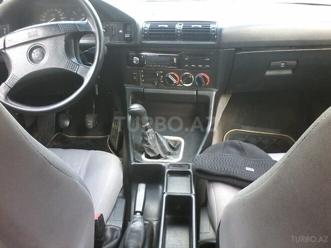 BMW 518 1993, 211,458 km - 1.8 l - Bakı