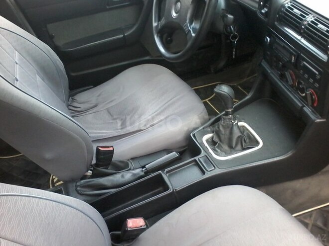 BMW 518 1993, 211,458 km - 1.8 l - Bakı