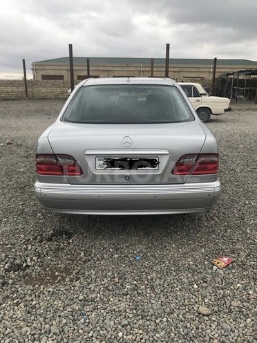 Mercedes E 260 2000, 129,916 km - 2.4 l - Gəncə