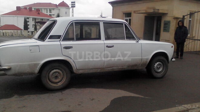 LADA (VAZ) 21011 1985, 322,000 km - 1.3 l - Naftalan