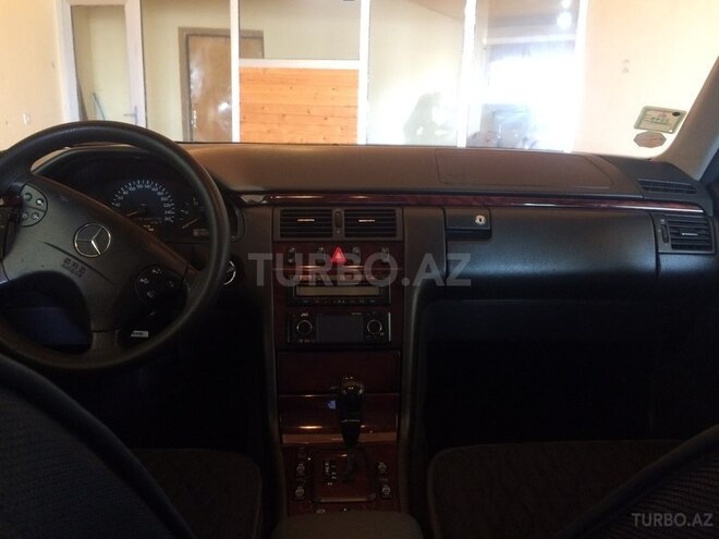 Mercedes E 280 2001, 38,401 km - 2.7 l - Bakı