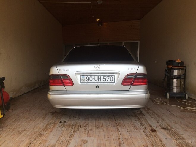 Mercedes E 280 2001, 38,401 km - 2.7 l - Bakı