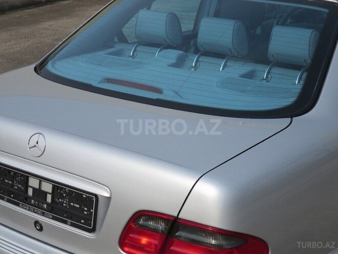 Mercedes E 240 2002, 178,900 km - 2.6 l - Bakı