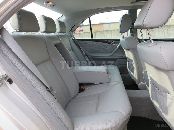 Mercedes E 240 2002, 178,900 km - 2.6 l - Bakı