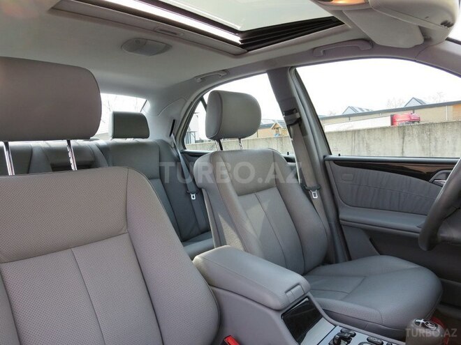 Mercedes E 240 2002, 178,900 km - 2.6 l - Bakı