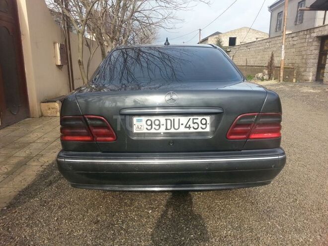 Mercedes E 220 2000, 148,106 km - 2.2 l - Bakı