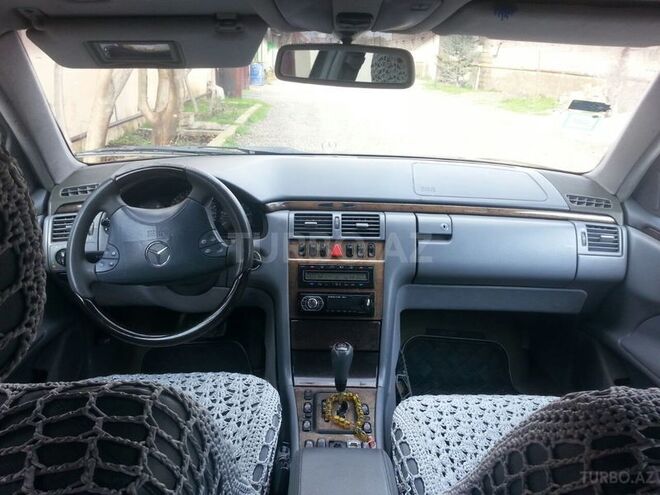Mercedes E 220 2000, 148,106 km - 2.2 l - Bakı