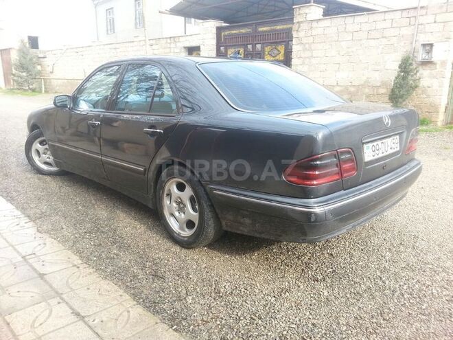 Mercedes E 220 2000, 148,106 km - 2.2 l - Bakı
