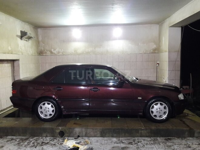 Mercedes C 200 1999, 290,000 km - 0.2 л - Şirvan