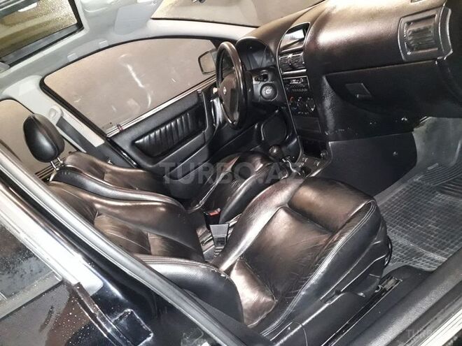 Opel Astra 1999, 206,000 km - 1.6 l - Şəki
