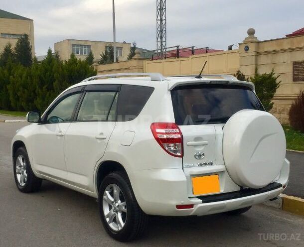 Toyota RAV4 2011, 135,000 km - 2.4 l - Bakı