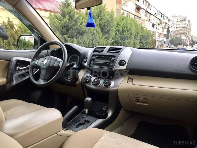 Toyota RAV4 2011, 135,000 km - 2.4 l - Bakı
