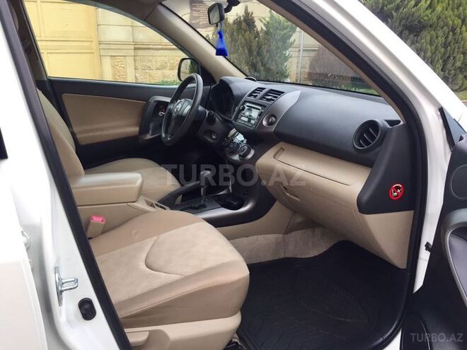 Toyota RAV4 2011, 135,000 km - 2.4 l - Bakı