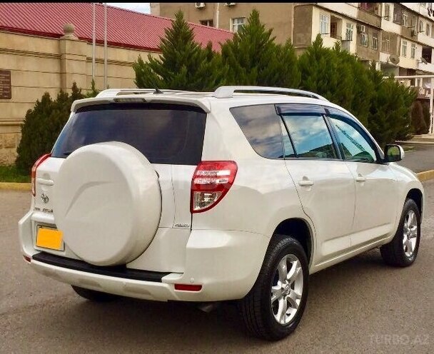 Toyota RAV4 2011, 135,000 km - 2.4 l - Bakı