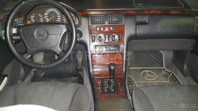 Mercedes E 200 1998, 276,000 km - 2.0 l - Bakı