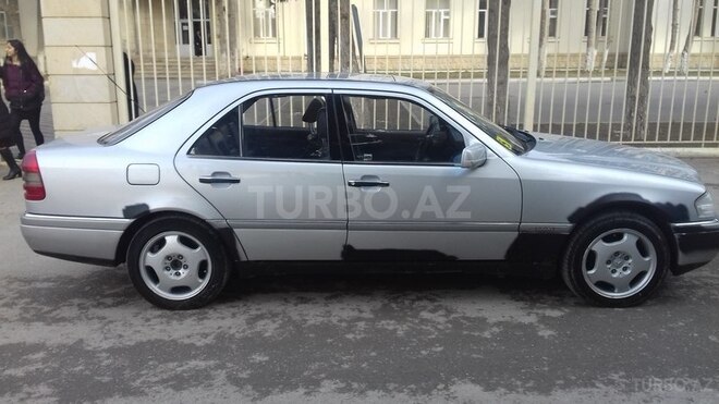 Mercedes C 220 1994, 302,000 km - 2.2 l - Bakı