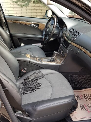 Mercedes E 300 2006, 258,000 km - 3.0 l - Bakı