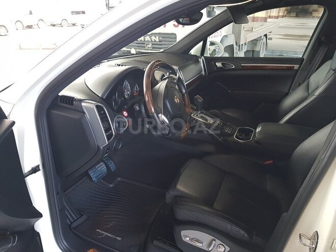 Porsche Cayenne Turbo 2010, 125,000 km - 4.8 l - Bakı