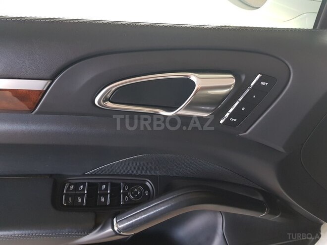 Porsche Cayenne Turbo 2010, 125,000 km - 4.8 l - Bakı