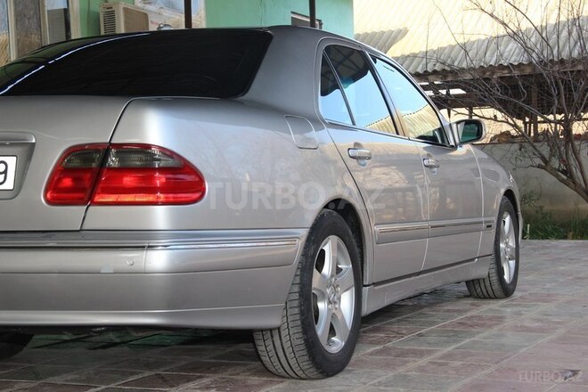 Mercedes E 320 2002, 242,000 km - 3.2 л - Bakı