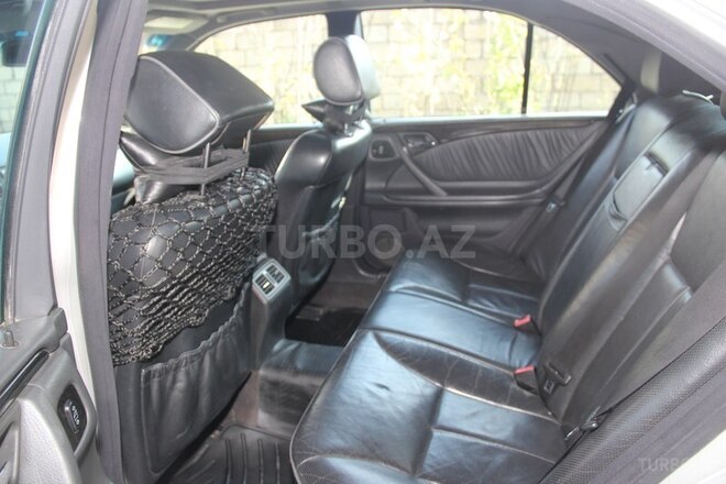 Mercedes E 320 2002, 242,000 km - 3.2 л - Bakı