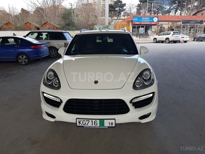 Porsche Cayenne Turbo 2010, 125,000 km - 4.8 l - Bakı