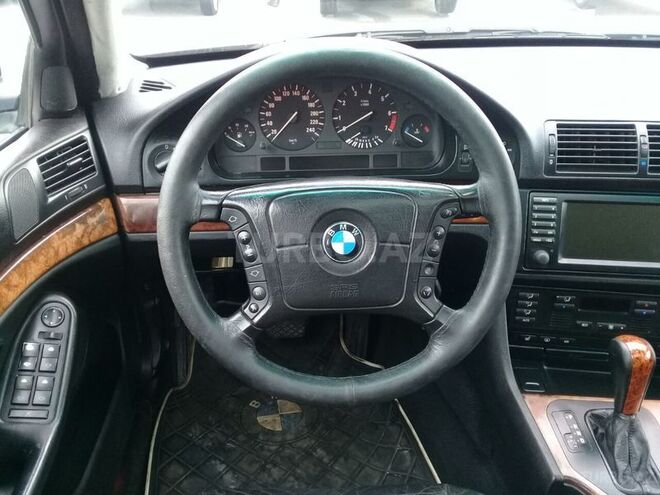BMW 525 2001, 260,000 km - 2.5 l - Bakı