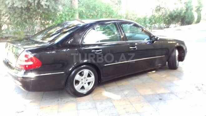 Mercedes E 220 2005, 260,000 km - 2.2 l - Bakı