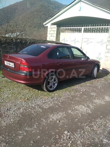 Opel Vectra 1996, 400,000 km - 1.8 л - Qax