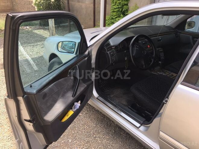 Mercedes E 240 2000, 188,000 km - 2.4 l - Bakı