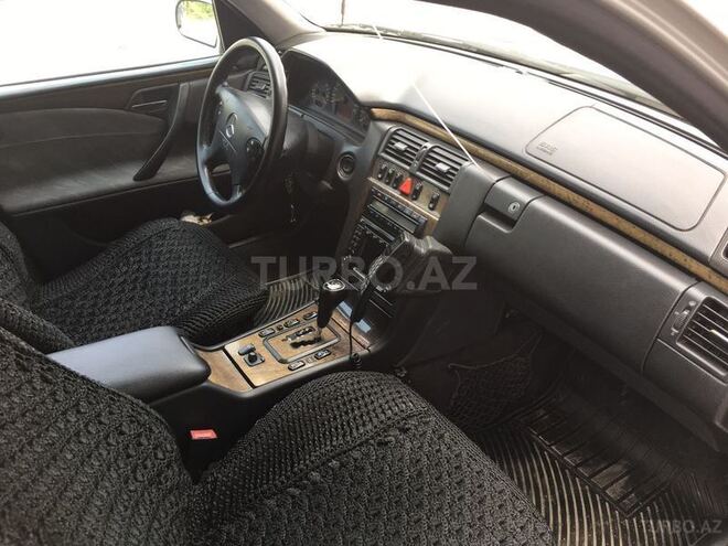 Mercedes E 240 2000, 188,000 km - 2.4 l - Bakı