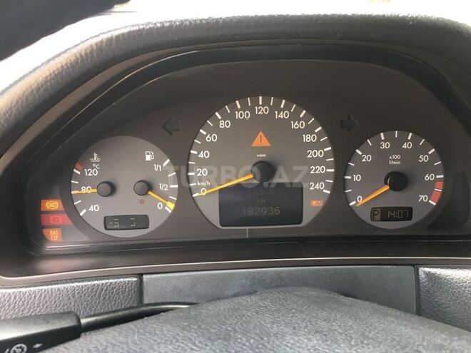 Mercedes E 240 2000, 188,000 km - 2.4 l - Bakı