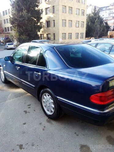 Mercedes E 240 2008, 213,000 km - 2.4 л - Şəmkir