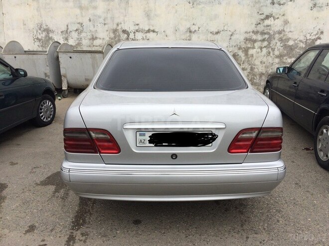 Mercedes E 220 2000, 280,000 km - 2.2 l - Bakı