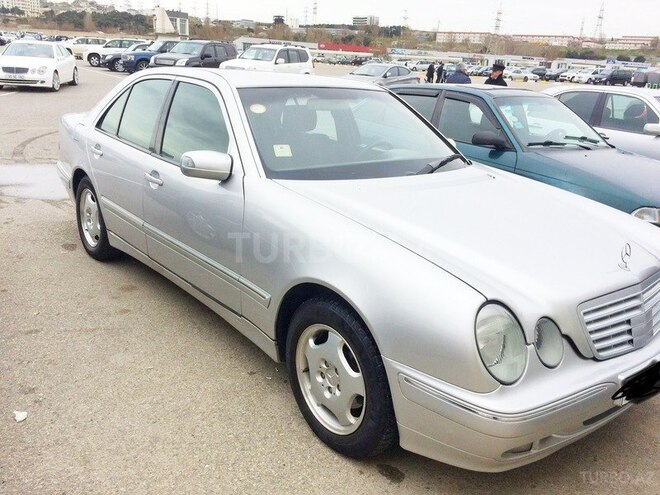 Mercedes E 220 2000, 280,000 km - 2.2 l - Bakı
