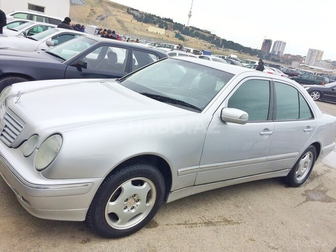 Mercedes E 220 2000, 280,000 km - 2.2 l - Bakı