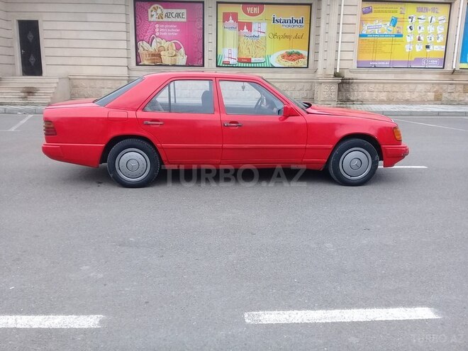 Mercedes E 200 1988, 233,564 km - 2.0 l - Bakı