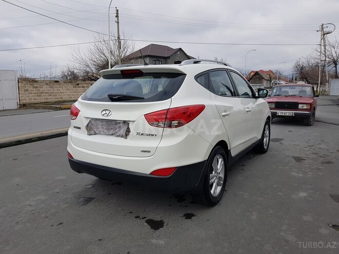 Hyundai ix35 2010, 97,000 km - 2.0 л - Zaqatala